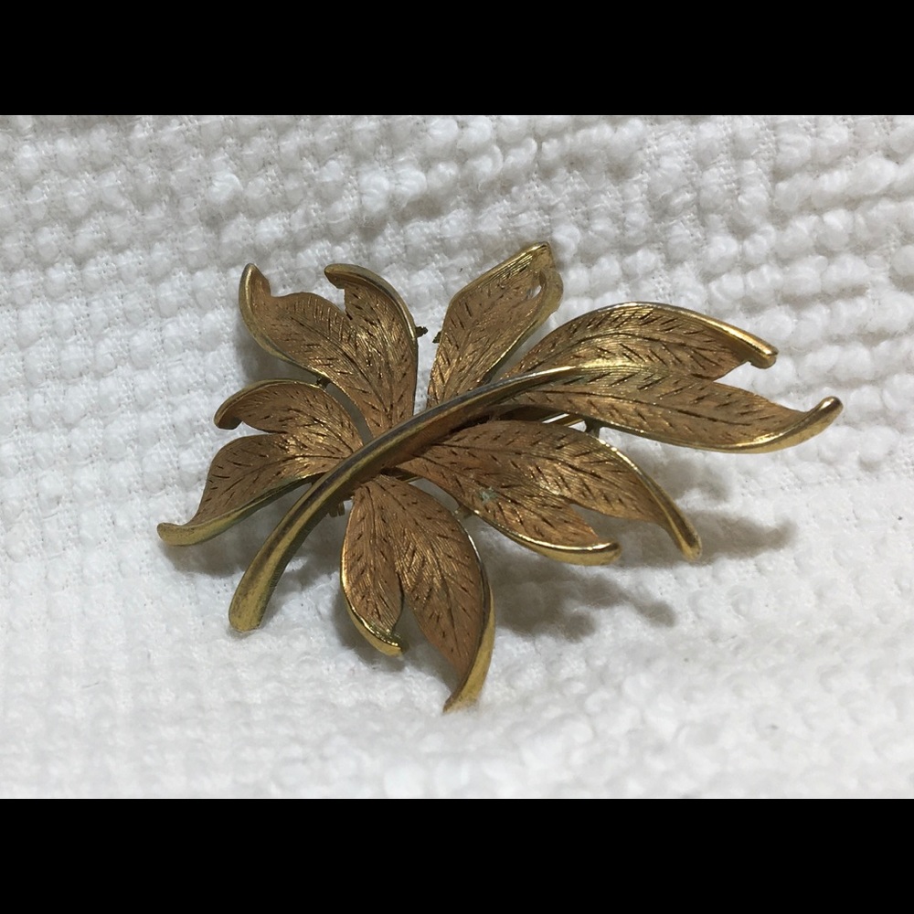 Vintage Leaf Brooch